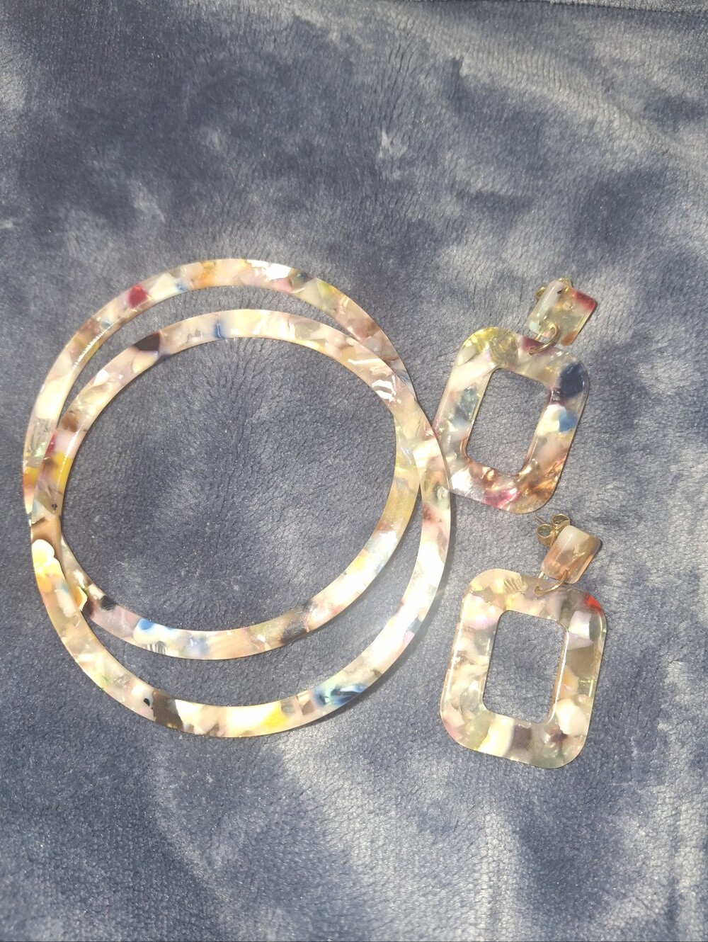 Multi-Color Resin Hoop Necklace and Drop Earrings Set
